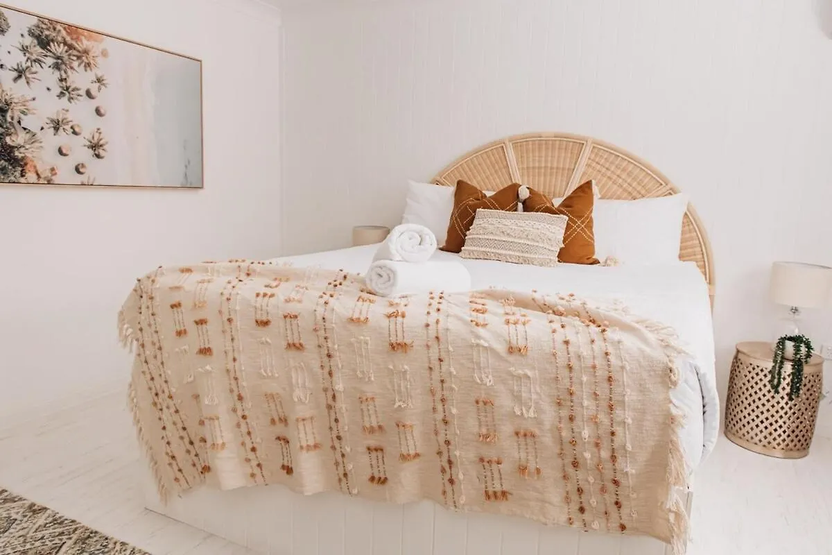 Semesterbostad Prime Location With Pool - Walk To Coolum Beach