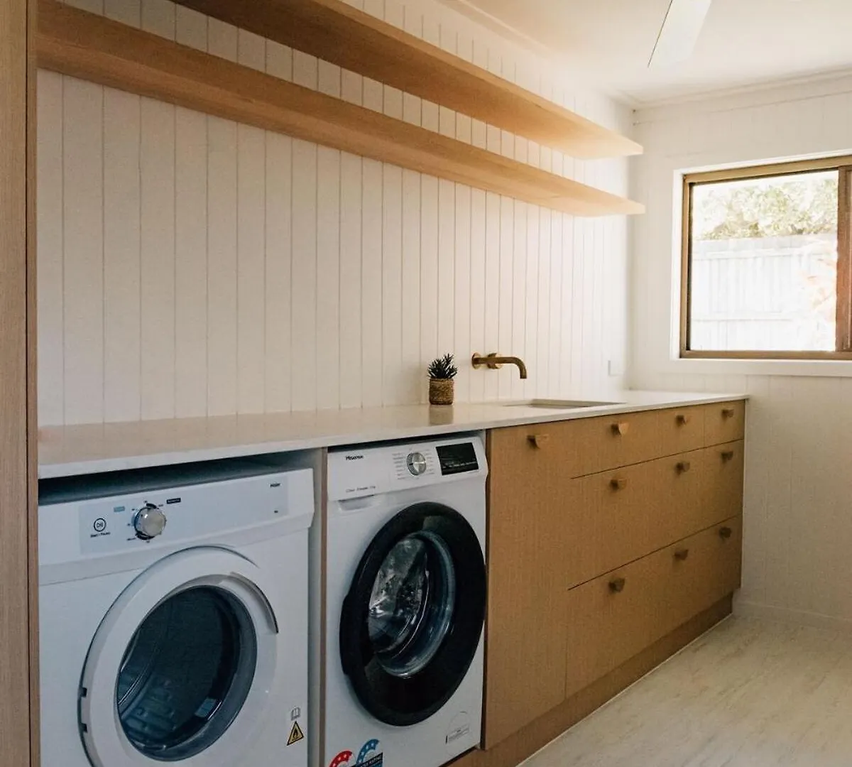 Prime Location With Pool - Walk To Coolum Beach Australien