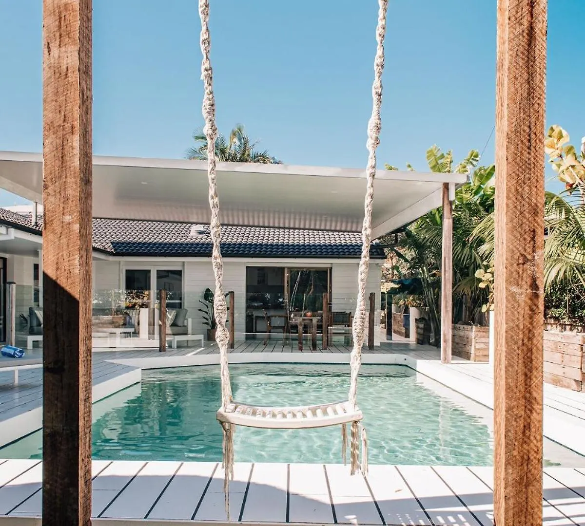 Prime Location With Pool - Walk To Coolum Beach Feriehus