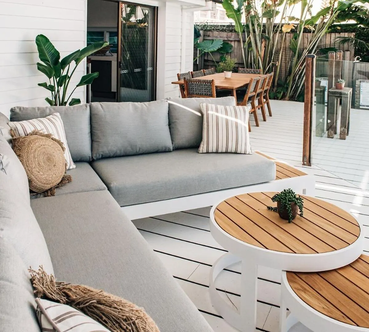 Prime Location With Pool - Walk To Coolum Beach